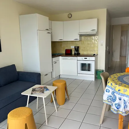 Apartment En Front De *